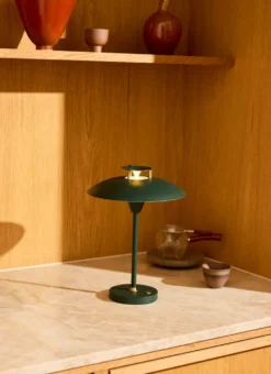 Halo Design Stepp 1-2-3 genopladelig bordlampe, grøn