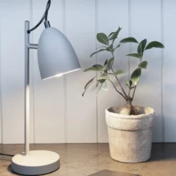 Halo Design Yep! bordlampe, grå