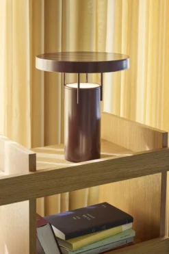 Hübsch BringMe genopladelig bordlampe, rød