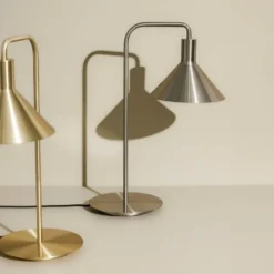 Hübsch Solo bordlampe, messing