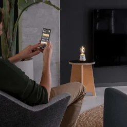 Humble One Smart genopladelig bordlampe, hvid marmor