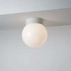 Ifö Electric Classic Globe loftlampe, Ø15 cm, hvid/opal