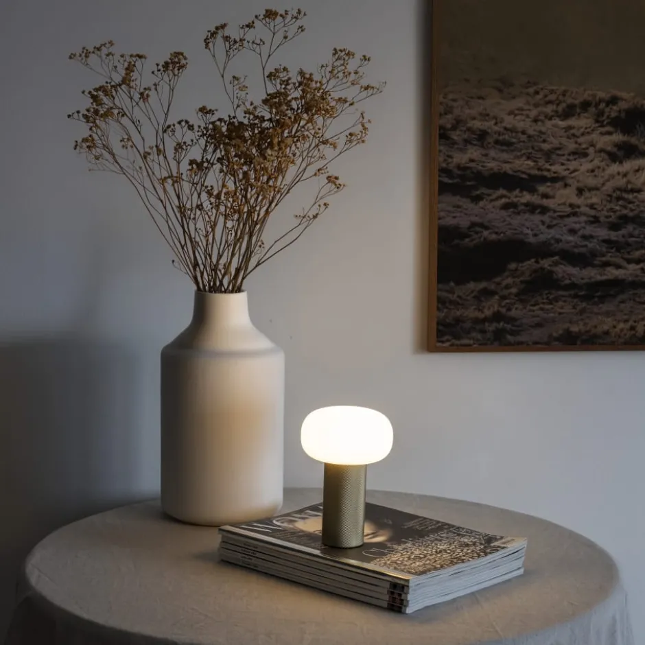 Konstsmide Antibes Mini genopladelig bordlampe, messing