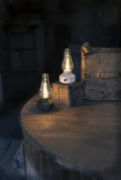 Konstsmide genopladelig "olie"lampe, sort