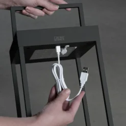 Konstsmide Portofino genopladelig & solcelle bordlampe, sort