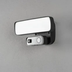 Konstsmide Smartlight udendørs væglampe med kamera, 18W