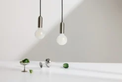 Ledvance Parathom E27 globepære, 2700K, 11W, Ø9,5 cm