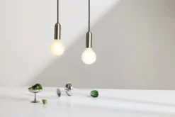 Ledvance Parathom E27 globepære, 2700K, 11W, Ø9,5 cm