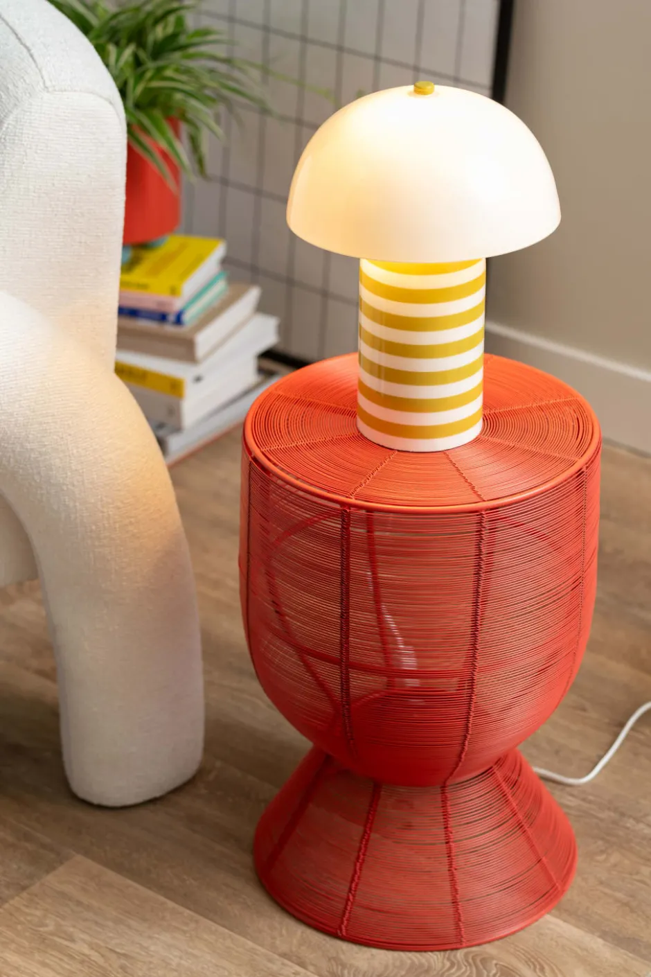 Leitmotiv Rayado Retro bordlampe, stribet gul