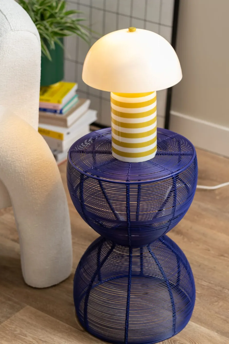 Leitmotiv Rayado Retro bordlampe, stribet gul