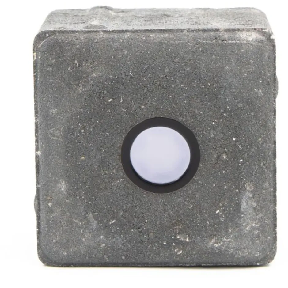 Light By Juhl betonflise med Cosmos sort spot, 10x10x6 cm, antracit