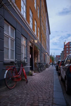 Louis Poulsen Albertslund udendørs væglampe, kort, grå