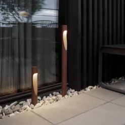 Louis Poulsen Flindt Garden havelampe, 2700K, spyd, corten, høj