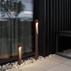 Louis Poulsen Flindt Garden havelampe, 3000K, spyd, corten, lav