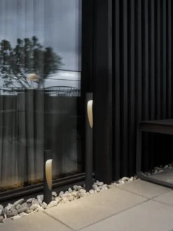 Louis Poulsen Flindt Garden havelampe, 3000K, spyd, sort, høj