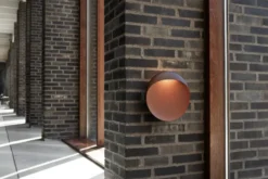 Louis Poulsen Flindt udendørs væglampe, 2700K, corten, Ø30 cm