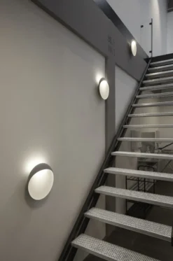 Louis Poulsen Flindt udendørs væglampe, aluminium, Ø40 cm