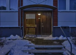 Louis Poulsen skotlampe, 4000K, halvskærmet, opal grå