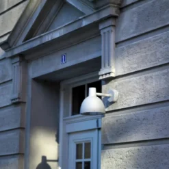 Louis Poulsen Toldbod 220 udendørs væglampe, sort
