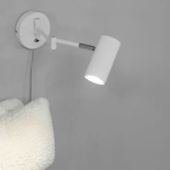 Markslöjd Costilla væglampe med svingarm, hvid