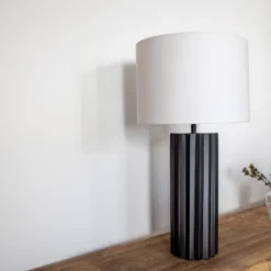Markslöjd Hashira bordlampe, sort