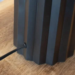 Markslöjd Hashira bordlampe, sort