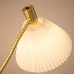 Markslöjd Mira gulvlampe, børstet messing
