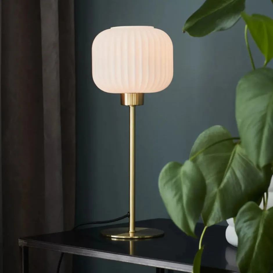 Markslöjd Sober bordlampe, messing/opal, 38 cm