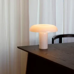 Matias Møllenbach bordlampe, opal hvid