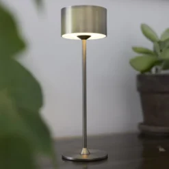 Nielsen Light Bistro genopladelig bordlampe, antik messing