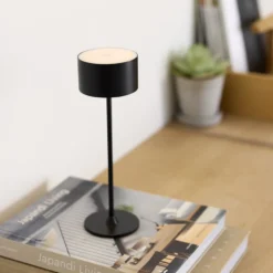 Nielsen Light Bistro genopladelig bordlampe, sort