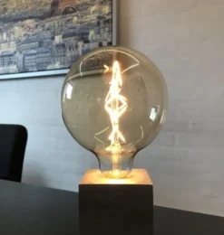 Nielsen Light E27 globepære, 2200K, 6W