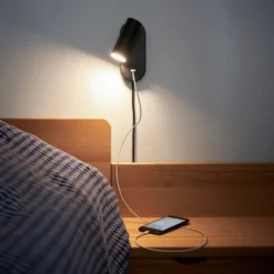 Nielsen Light Ego væglampe med USB, sort