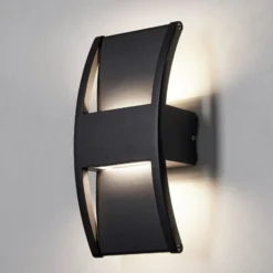 Nielsen Light Lærk udendørs væglampe, sort