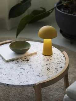 Nielsen Light Move Me genopladelig bordlampe, gul