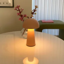 Nielsen Light Move Me genopladelig bordlampe, lyserød