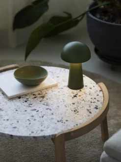 Nielsen Light Move Me genopladelig bordlampe, olivengrøn