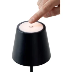Nielsen Light One genopladelig bordlampe, sort