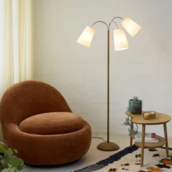 Nielsen Light Salsa gulvlampe, træ med hvide skærme