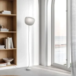 Nordic Tales Helio Hybrid gulv- & loftlampe