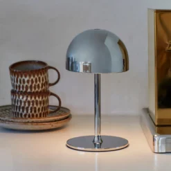 Sirius Tim genopladelig bordlampe, krom, 22 cm