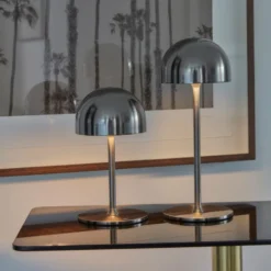 Sirius Tim genopladelig bordlampe, krom, 30 cm