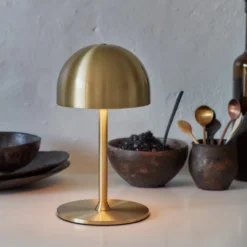 Sirius Tim genopladelig bordlampe, messing, 22 cm