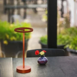 SLV Vinolina One genopladelig bordlampe, rustfarvet