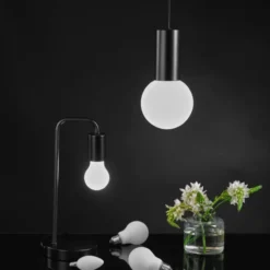 10 stk Unison Satin E27 globepære, 2700K, 7W, Ø12,5 cm