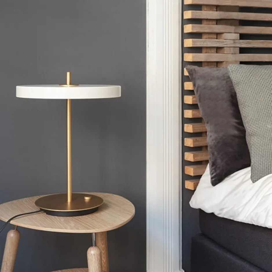 Umage Asteria bordlampe med USB, hvid