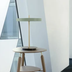 Umage Asteria bordlampe med USB, lysegrøn