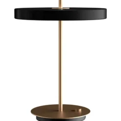 Umage Asteria bordlampe med USB, sort