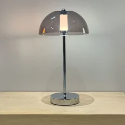 Veli Line Shade genopladelig bordlampe, røgfarvet